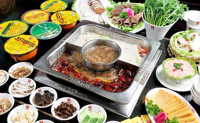 你絕對都吃過！鄭州這六家老牌火鍋店，傣妹佰人王太接地氣！