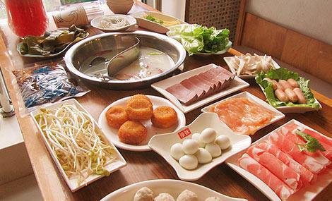 你絕對都吃過！鄭州這六家老牌火鍋店，傣妹佰人王太接地氣！