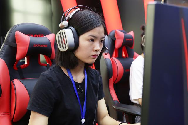 女生學計算機好就業嗎？女生學IT應該怎么選擇方向？