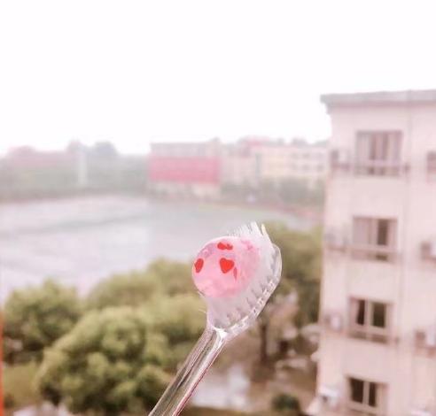 新秀恩愛神器，高露潔的愛心牙膏！現在刷牙都要這么少女心嗎？