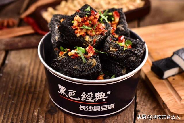 4種“擺攤就火”的地攤小吃，成本不高，賺錢多，經常排隊生意好
