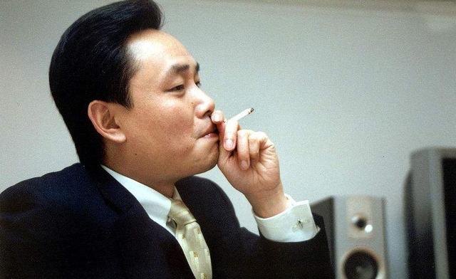 不認命的黃光裕、被拋棄的向海龍，能讓國美再次偉大么？
