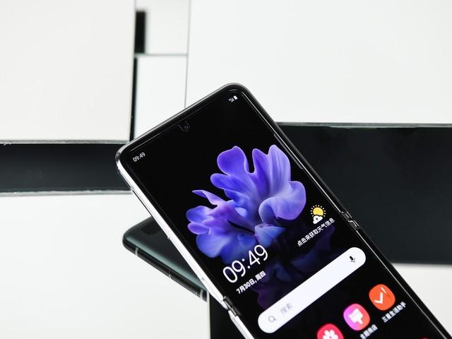 三星折疊屏Z Flip 5G上手 感受富豪的滋味