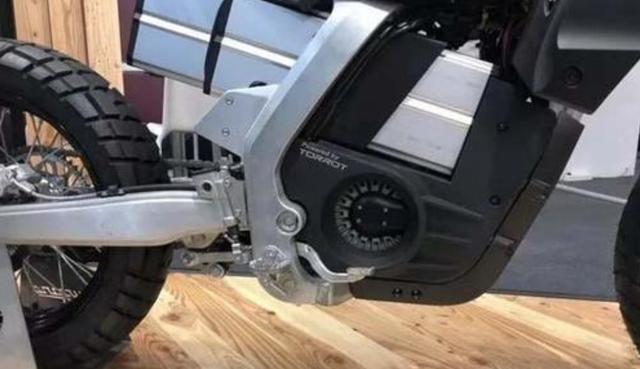 品質超越摩托車，三款中外電動車哪家強？