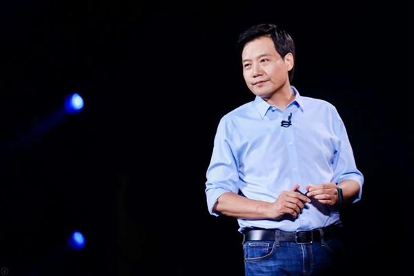 雷軍后悔與董明珠下10億賭注？其實心里樂開了花，營收增近十倍
