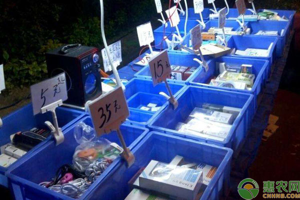 27地設攤販規范點發展地攤經濟，擺地攤到底賣什么好？