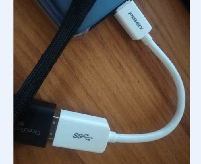 怎么用手機向U盤里下載和傳輸數據呢？用OTG啊