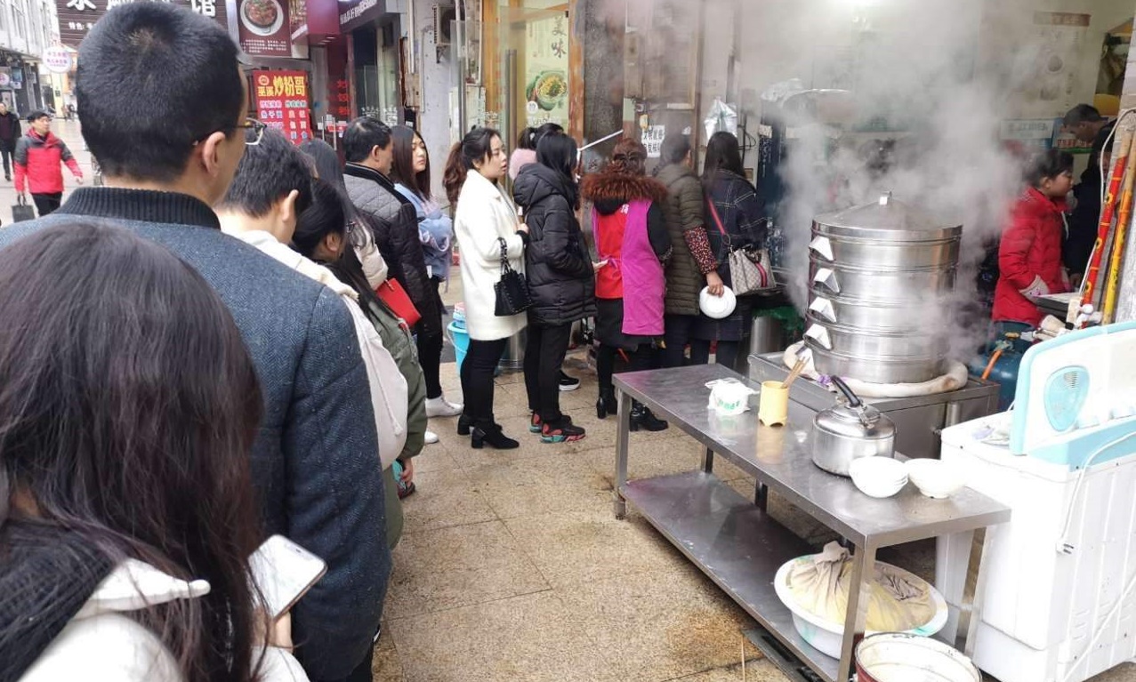 小小早餐店逆轉生意困局！通過一招免費送豆漿，收入提升3倍