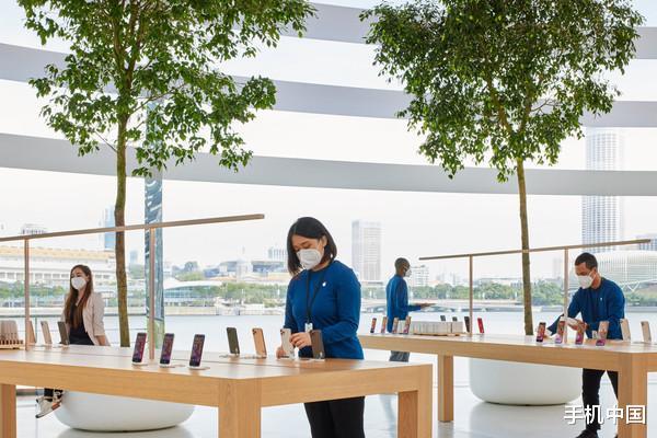 新加坡水上玻璃球9月10日開業，這是Apple Store的第三家了！