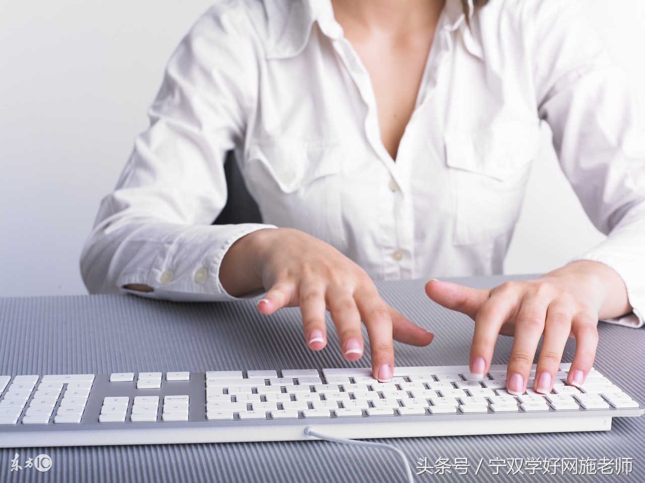電腦任務欄中輸入法圖標突然不見了怎么辦？