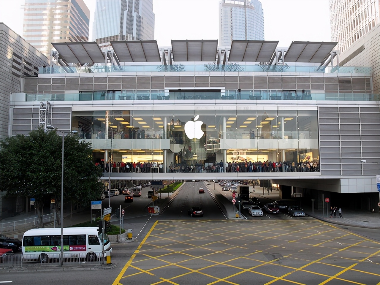 蘋果將在法國臨時關閉17家門店，線下實體店面臨生死考驗