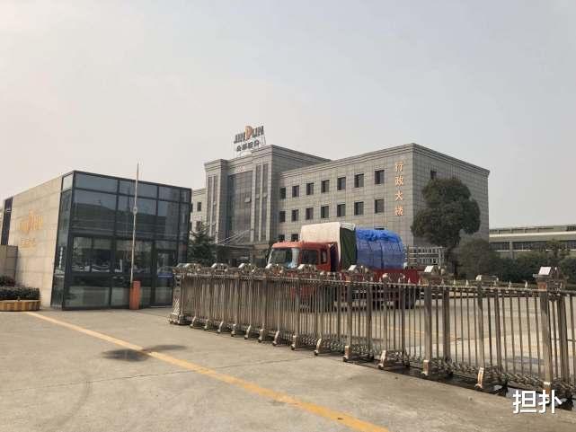 又一個上市公司倒下，盲目擴張致負債百億，55歲老板跳樓結束人生