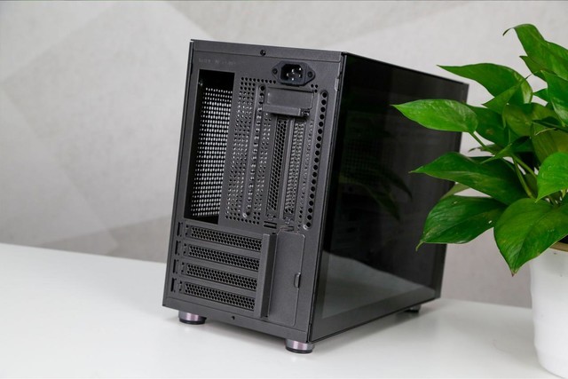 先馬趣造I’m機箱評測：M-ATX+豎裝顯卡