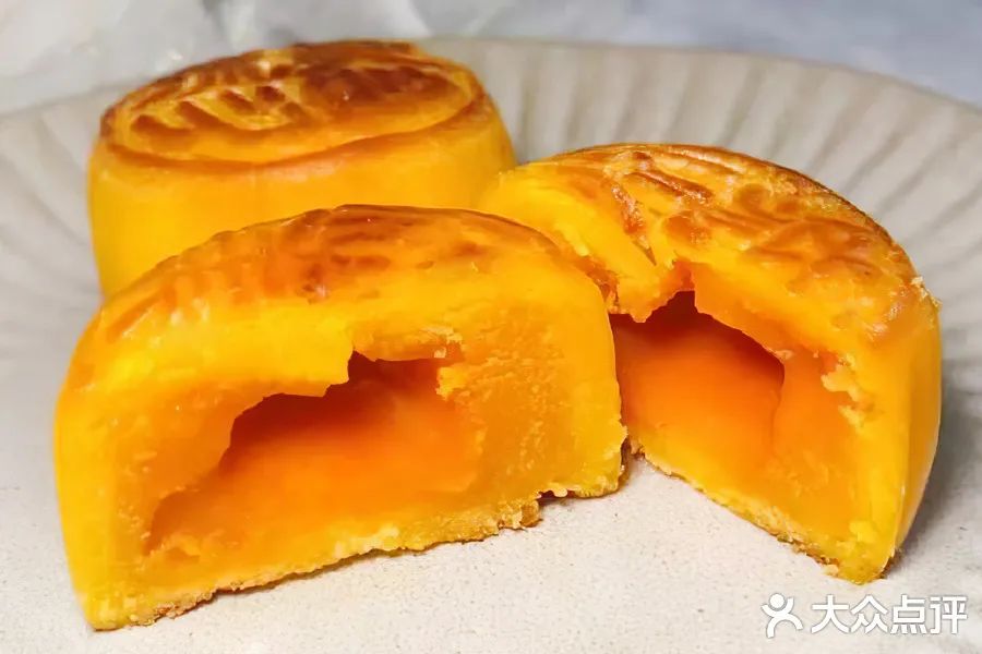 2020最值得吃的各地特色月餅都在這了，最暢銷的排隊百米