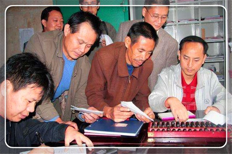 當前經濟形勢下，在外打工的年輕人是否應該返鄉創業？分析一下