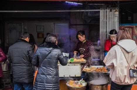 這家早餐店火了！老板太會做生意，小小店面竟然月入30萬