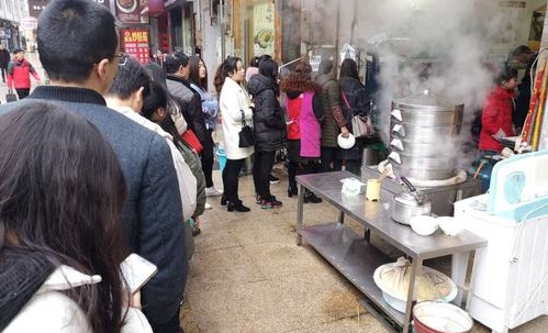 這家小鎮上的早餐店，只用簡單兩招，就做到了月入過萬