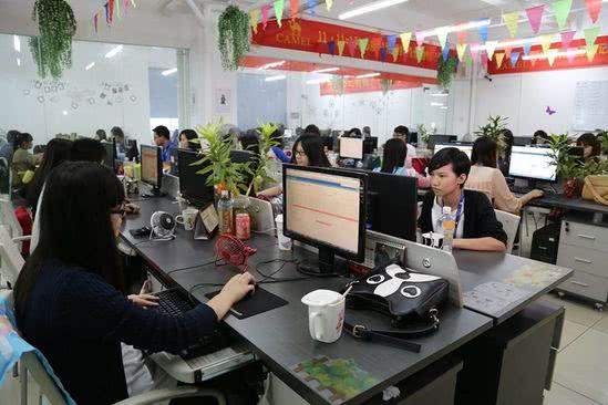 電商運營：當美工還當客服，工資只給5000塊，無奈向現實低頭
