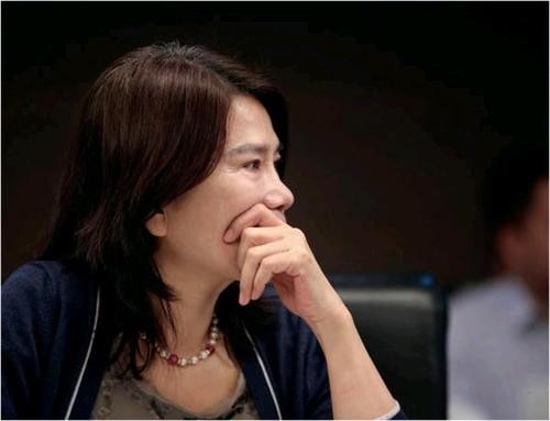 股價暴跌68%，機構、員工輪番減持！格力地產的出路在哪？