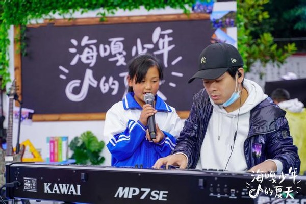 年薪百萬的音效師，參與浪姐編曲，多位藝人的音樂制作人