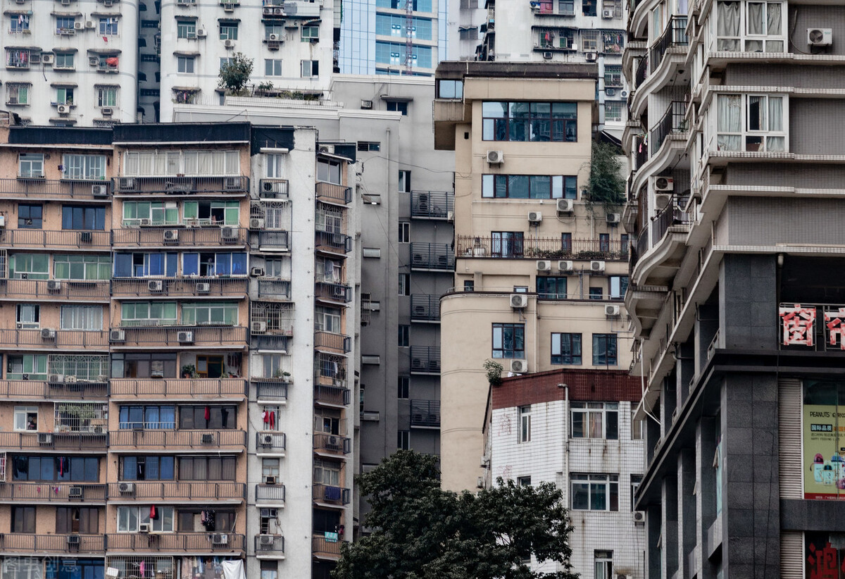 舊衣服回收：能月入上萬的銷路在哪？收一收扔掉的衣服年賺10萬