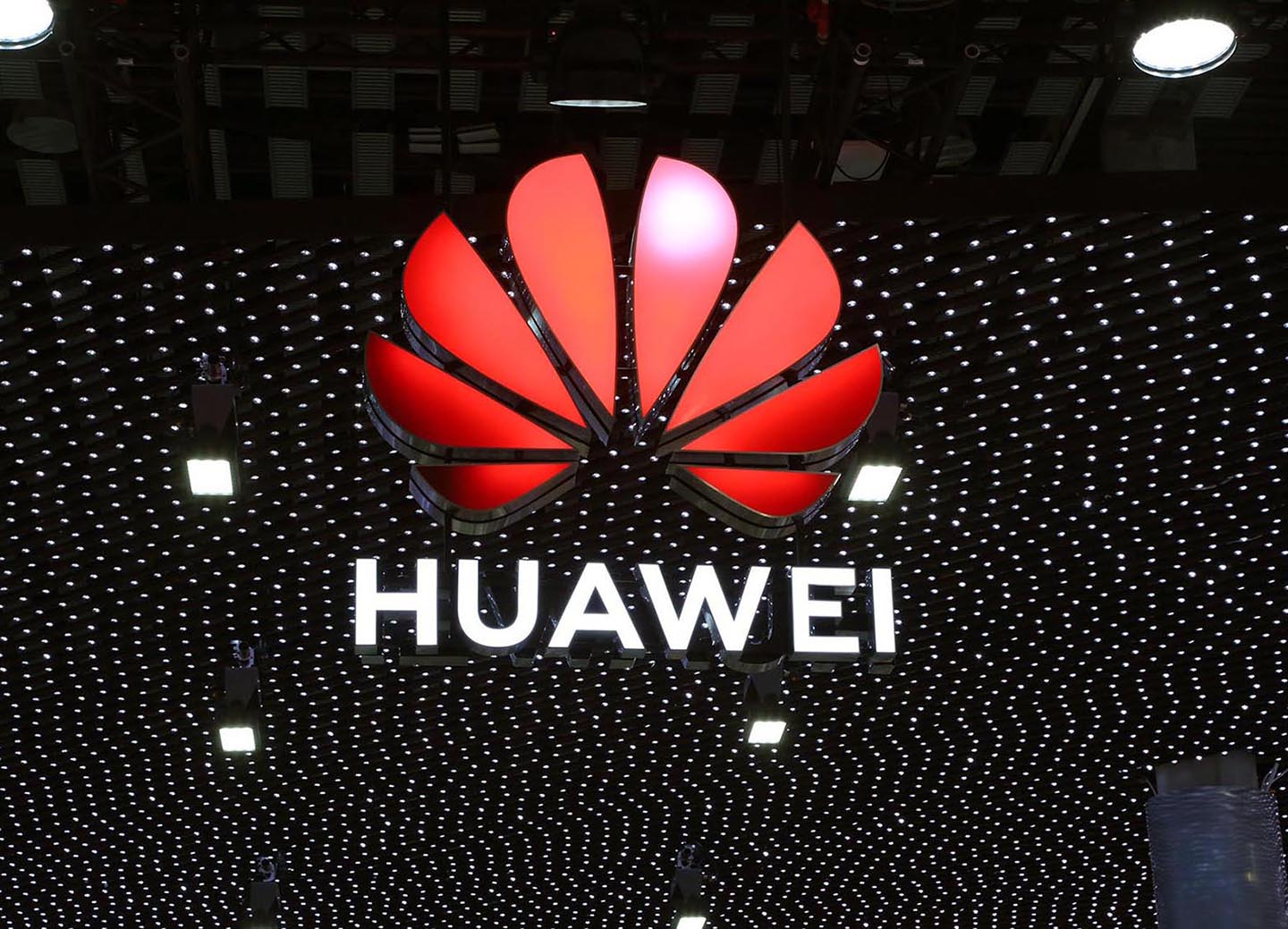 華為“以退為進”？重啟4G手機，新機上市售價3988元