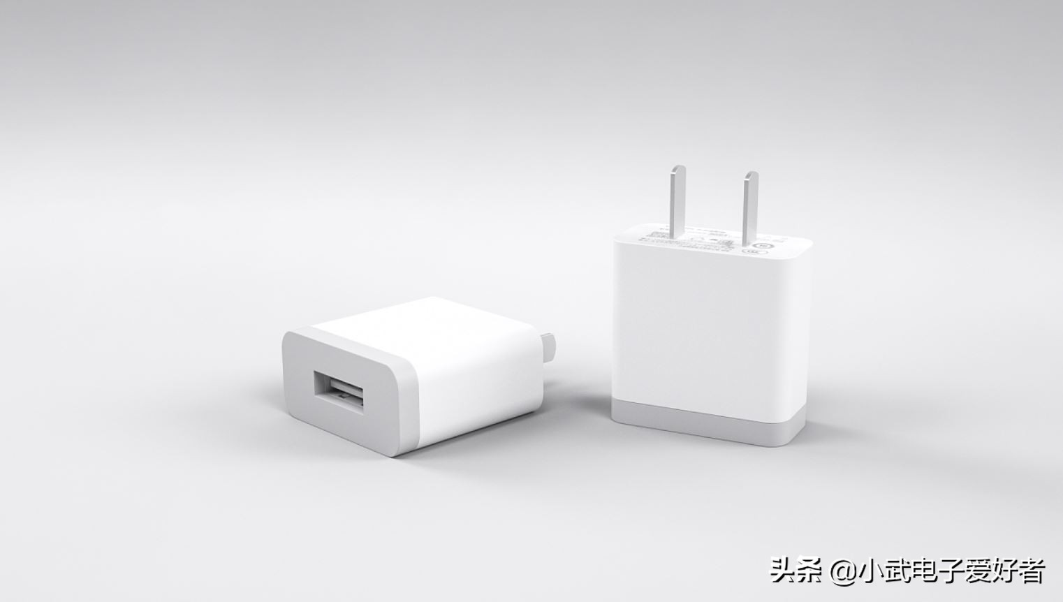 手機充電器長期不拔很危險，不要再拿生命來開玩笑了