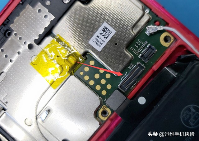 二修華為Nova4手機不充電，充電不顯示圖標，更換個小件就正常了