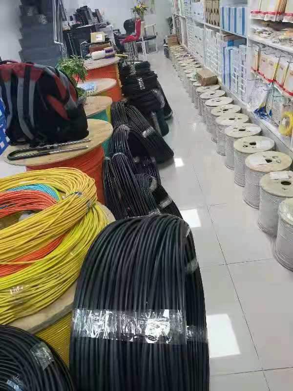 現在市場上有什么投資小、利潤穩定的生意，能讓普通人養家糊口？