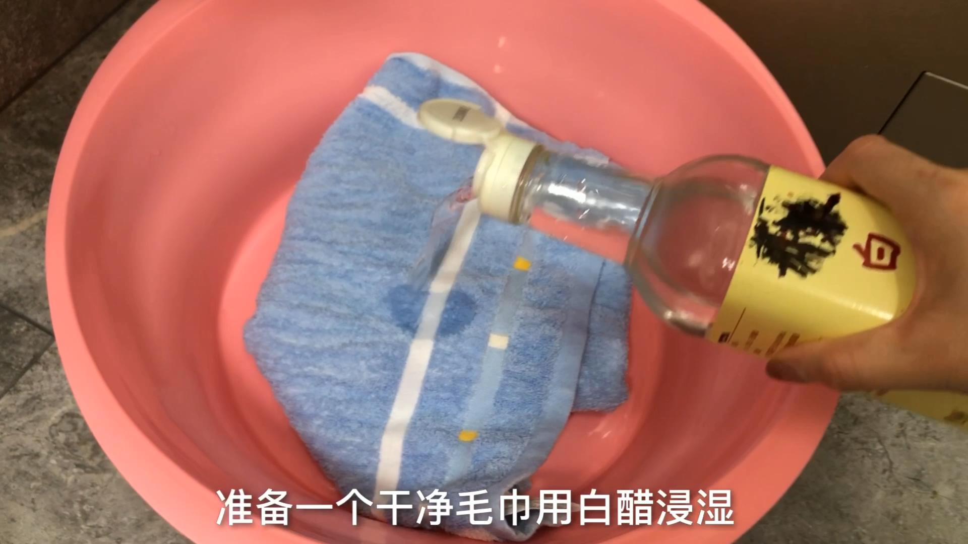 洗衣機3個月不清潔，衣服越洗越臟，一碗水徹底清潔洗衣機