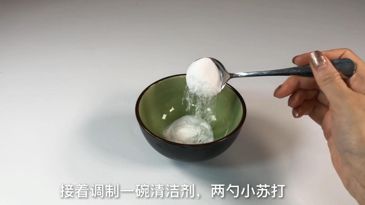 洗衣機3個月不清潔，衣服越洗越臟，一碗水徹底清潔洗衣機