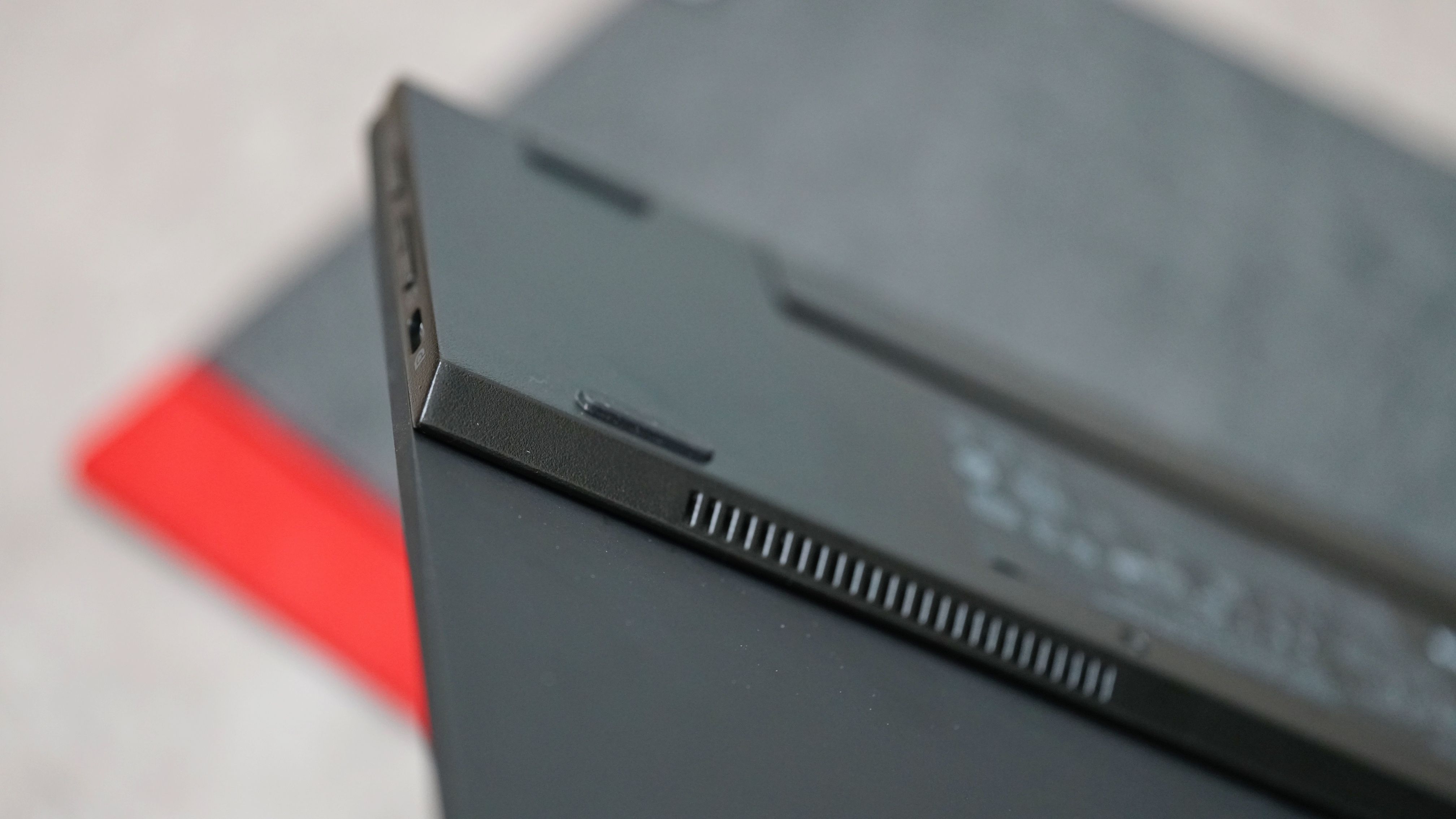 讓手機秒變平板—聯想/ThinkVision M14便攜顯示器使用測評