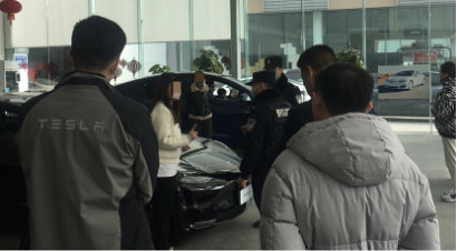 關于上海車展“維權”張女士的溝通進展及事件說明