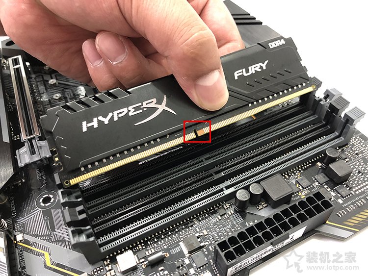 臺式電腦內存條怎么裝上去？臺式機內存安裝圖解方法教程