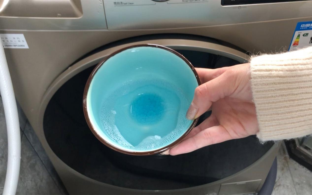 洗衣機3個月不清潔，衣服越洗越臟，一碗水徹底清潔洗衣機