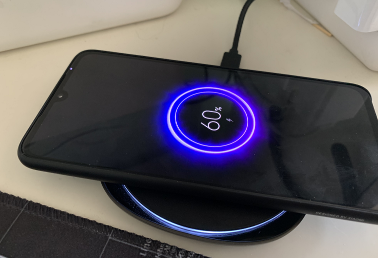 無線充電加持！雷柏這款鼠標不用“吃”電池