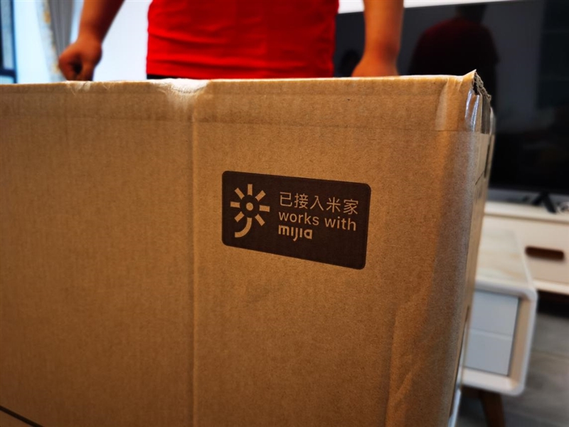 躺在沙發感受自然風！小米立式柔風空調評測：小愛在手 隨心所欲