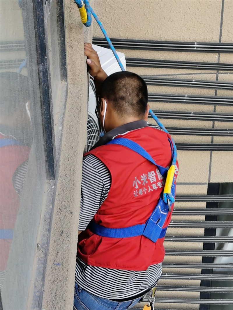 躺在沙發感受自然風！小米立式柔風空調評測：小愛在手 隨心所欲