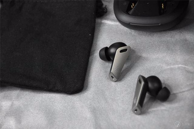 又一國產黑馬，百元降噪耳機也能媲美AirPods，漫步者NB2有多強