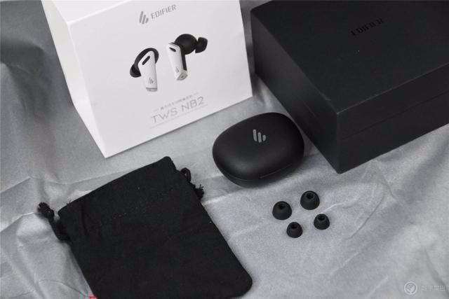 又一國產黑馬，百元降噪耳機也能媲美AirPods，漫步者NB2有多強