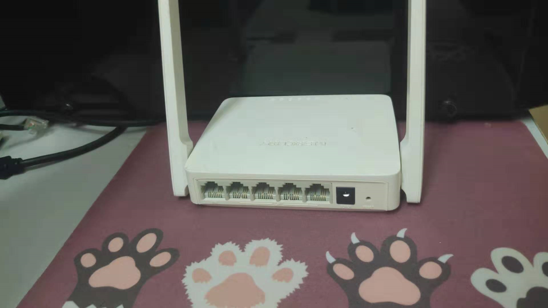 電腦沒有無線網卡，教你用一根網線連接WiFi