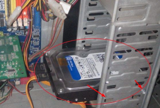 電腦的硬盤如何接線？