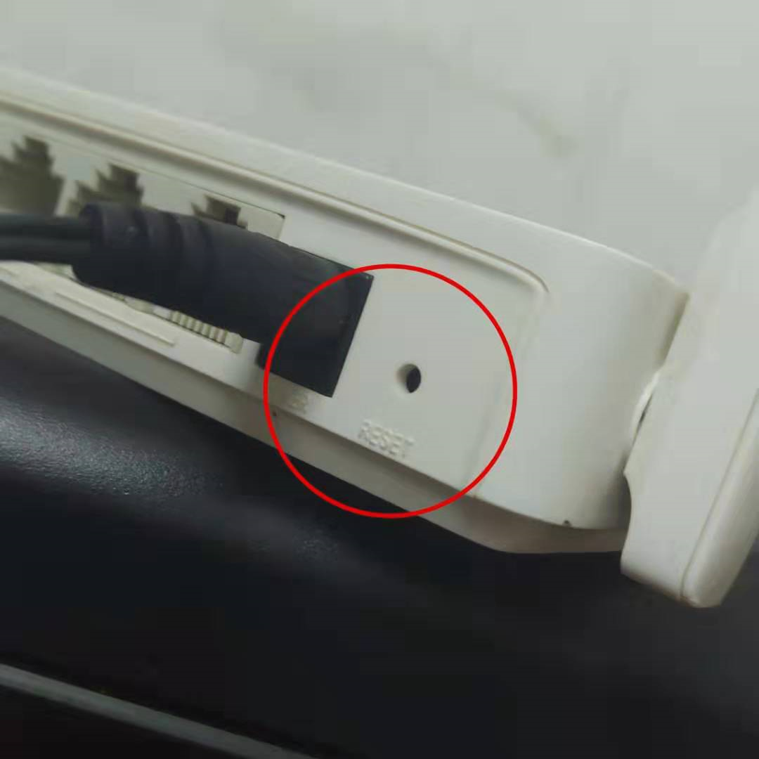 電腦沒有無線網卡，教你用一根網線連接WiFi
