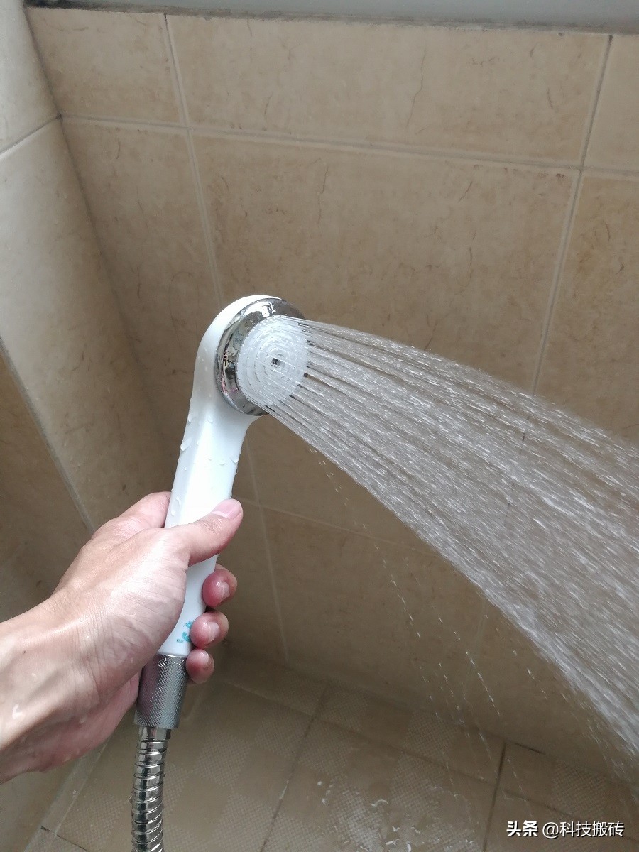老房子安裝新熱水器，華凌電熱水器開箱評測
