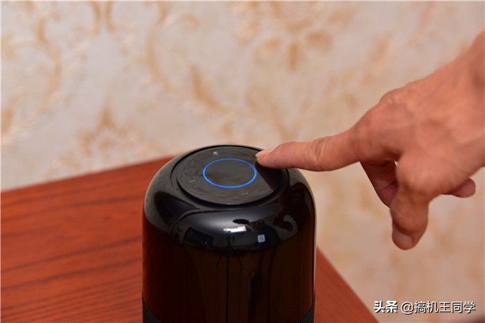連接簡便，玩法豐富——華為AI音箱2電池版