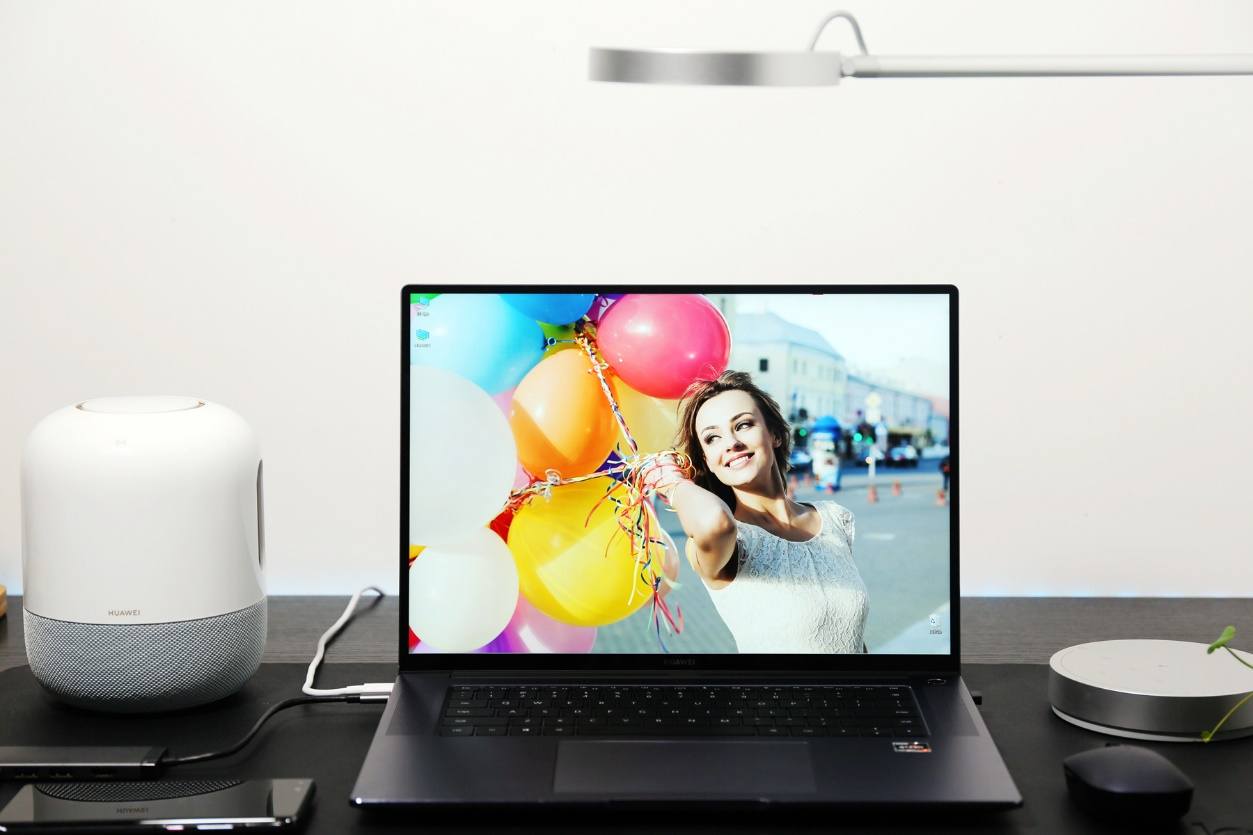 不止“大”一點，而是強很多！華為MateBook 16首發評測