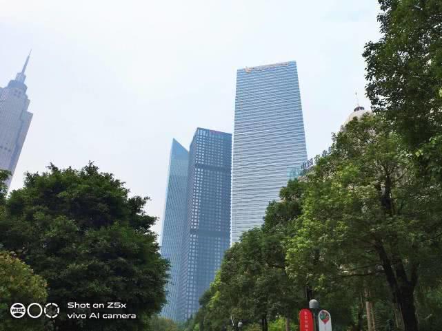 vivo實在太拼了，Z5x配置賊強：上手體驗說明一切
