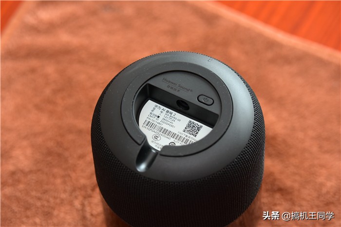 連接簡便，玩法豐富——華為AI音箱2電池版