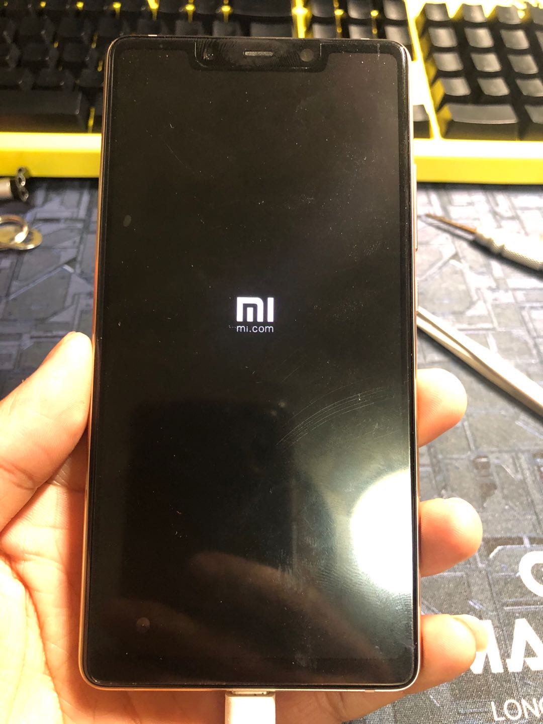 小米手機8SE換原裝總成拆機分解全程換屏自己都可以！