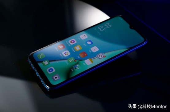 OPPO A11系列:千元機市場中略微尷尬的存在